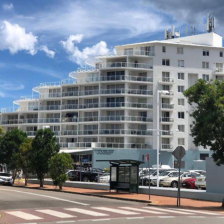 Base Holidays - Ettalong Beach Premium Apartments Esterno foto