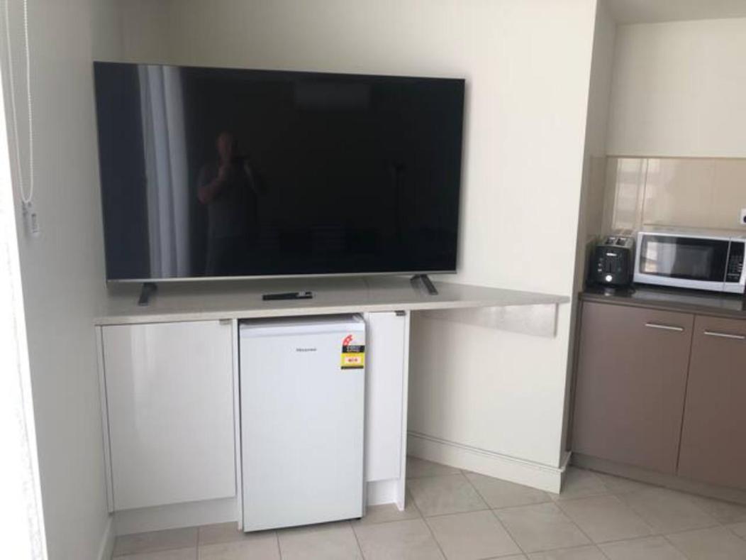 Base Holidays - Ettalong Beach Premium Apartments Esterno foto