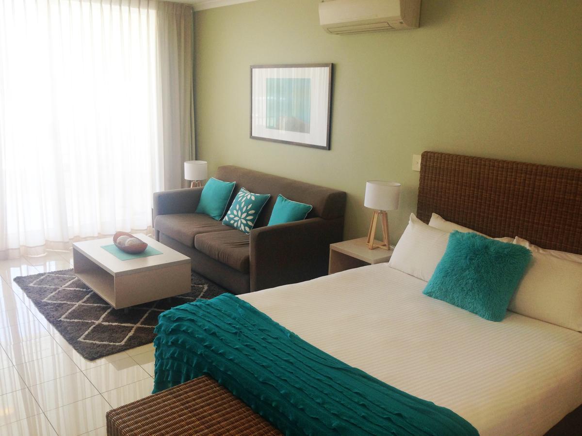Base Holidays - Ettalong Beach Premium Apartments Esterno foto
