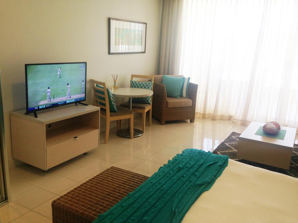 Base Holidays - Ettalong Beach Premium Apartments Esterno foto