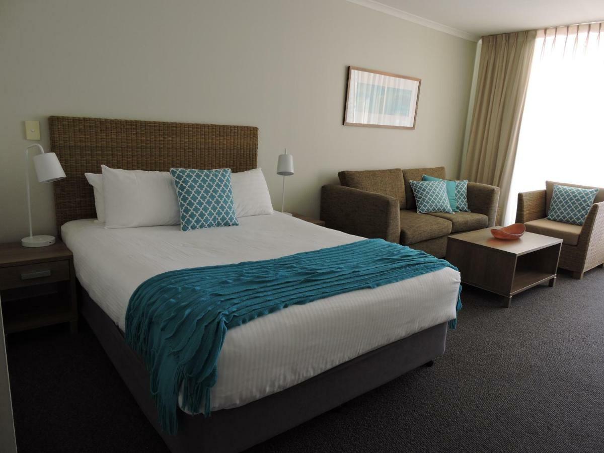 Base Holidays - Ettalong Beach Premium Apartments Esterno foto