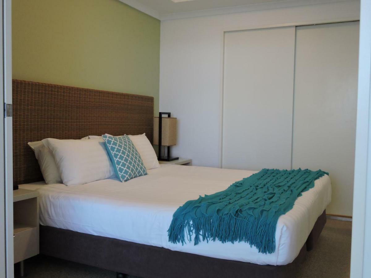 Base Holidays - Ettalong Beach Premium Apartments Esterno foto